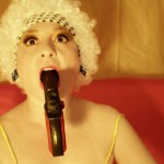 Katerinka con una pipa en la boca