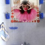 Payasa atrapada en un espejo